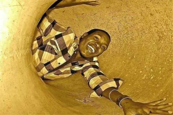 Kenyans take on the KCB challenge after the KSh 50 million dramatic theft and its hilarious AF Kenyans take on the KCB challenge after the KSh 50 million dramatic theft and its hilarious AF