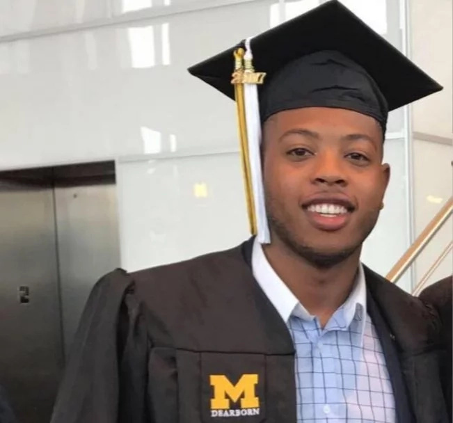 The youngest representative this U.S. state has ever had ONLY NOW graduated from college (photos) The youngest representative this U.S. state has ever had ONLY NOW graduated from college (photos)