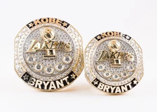 Bryant received diamond ring for retirement Bryant received diamond ring for retirement