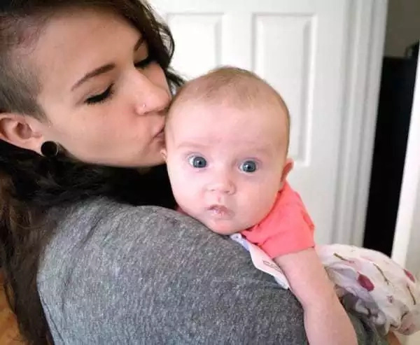 Mom Buys Homeless Man Breakfast, Then He Writes Her A Note With A Shocking Confession! Mom Buys Homeless Man Breakfast, Then He Writes Her A Note With A Shocking Confession!