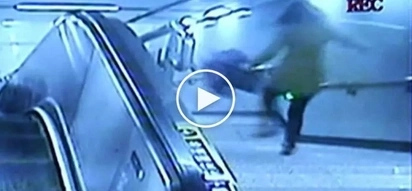 Mamaya na mag-text! Clumsy Chinese woman brutally falls down the stairs while carelessly texting