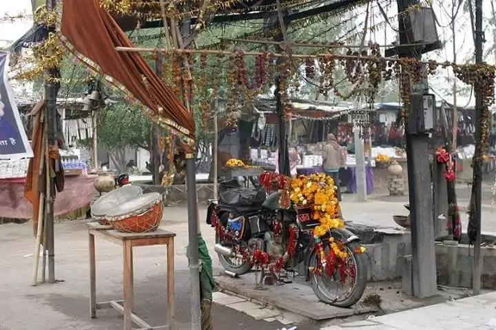 Locals worship this motorcycle. Photo: YouTube/Rosingh Tolankey Tawao