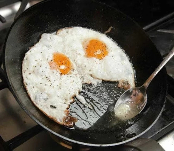 Canadian Invader Breaks into Home, Stripped & Cooked Eggs: Police Canadian Invader Breaks into Home, Stripped & Cooked Eggs: Police