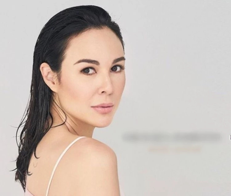 Gretchen Barretto, binatikos ng isang netizen dahil hindi nabigyan ng pang-enroll ang kanyang anak Gretchen Barretto, binatikos ng isang netizen dahil hindi nabigyan ng pang-enroll ang kanyang anak