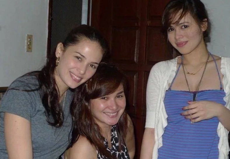 Artistahin silang lahat! Kristine Hermosa and her 2 equally stunning sisters Artistahin silang lahat! Kristine Hermosa and her 2 equally stunning sisters