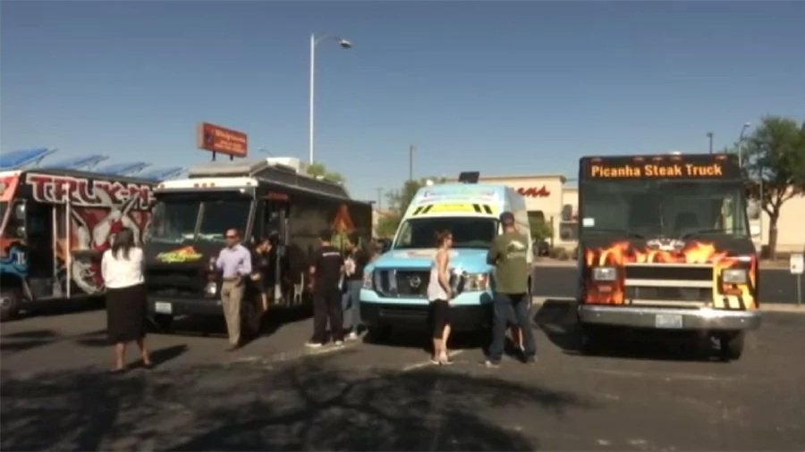Yes, Trump, Get Your Huge "Wall"... Of Taco Trucks (Photo) Yes, Trump, Get Your Huge "Wall"... Of Taco Trucks (Photo)