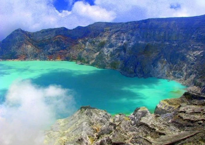Sulfur mining in Ijen volcano is dangerous to workers' health Sulfur mining in Ijen volcano is dangerous to workers' health