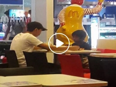 This kindhearted Mcdo crew doing one small act of kindness to a poor vendor boy will melt your heart