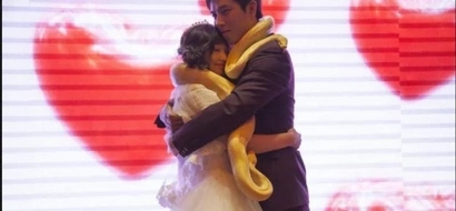 Why use wedding rings, when you can use snakes instead?!