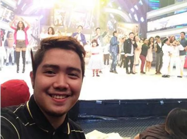 Nandun parin pala siya! Former Eat Bulaga child star "Goyong" remains a loyal Dabarkad now as a floor director Nandun parin pala siya! Former Eat Bulaga child star "Goyong" remains a loyal Dabarkad now as a floor director