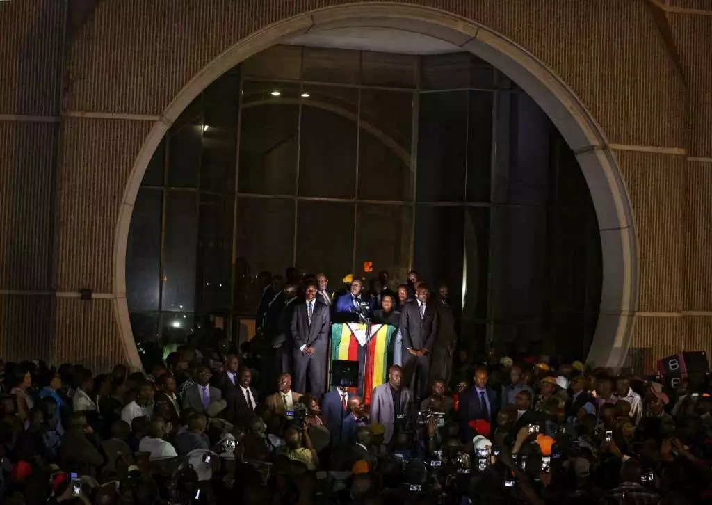 Emmerson Mnangagwa arrives back in Zimbabwe Emmerson Mnangagwa arrives back in Zimbabwe