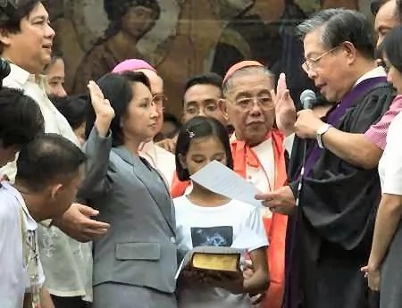 Erap and GMA have very similar circumstances Erap and GMA have very similar circumstances