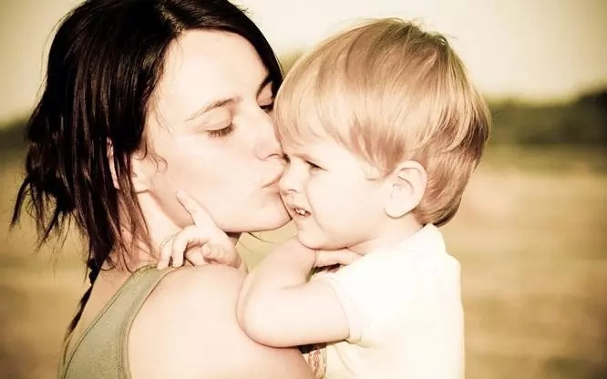 8 lies mothers tell thier children 8 lies mothers tell thier children