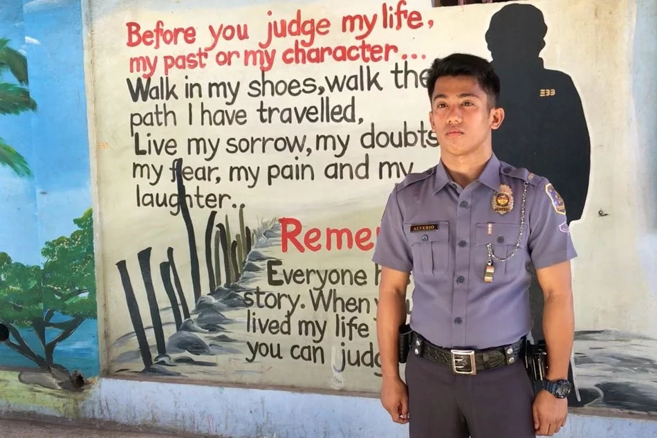 LOOK: An ex-detainee is back in jail by choice, this time on the other side of the bars LOOK: An ex-detainee is back in jail by choice, this time on the other side of the bars