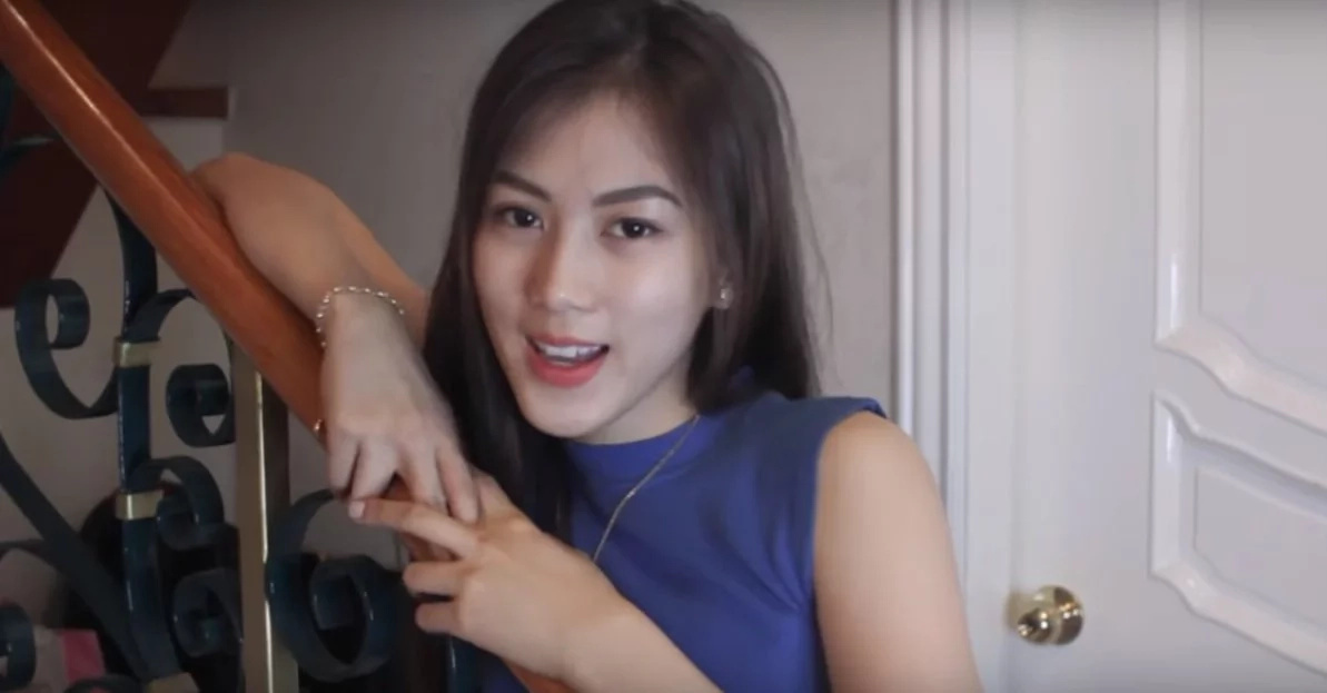 Alex Gonzaga tours fans to her room. She also shared some useful tips in finding good buys! Alex Gonzaga tours fans to her room. She also shared some useful tips in finding good buys!