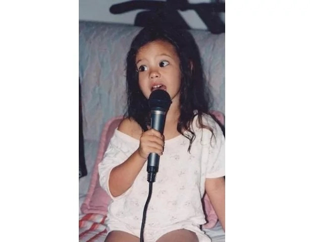 Heartwarming childhood photos of Catriona Gray go viral Heartwarming childhood photos of Catriona Gray go viral