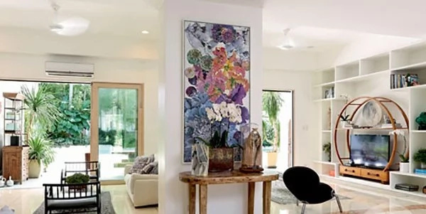 Ang bongga ng bahay nila! Richard Gomez and Lucy Torres lives in an elegant all-white house in Forbes Park Ang bongga ng bahay nila! Richard Gomez and Lucy Torres lives in an elegant all-white house in Forbes Park