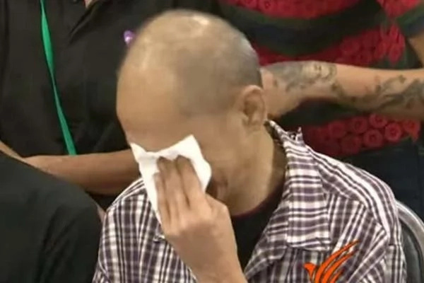 Father Reunites With Son Who Ran Away When He Was 10. This Reunion After 15 Years Will Bring You To Tears! Father Reunites With Son Who Ran Away When He Was 10. This Reunion After 15 Years Will Bring You To Tears!