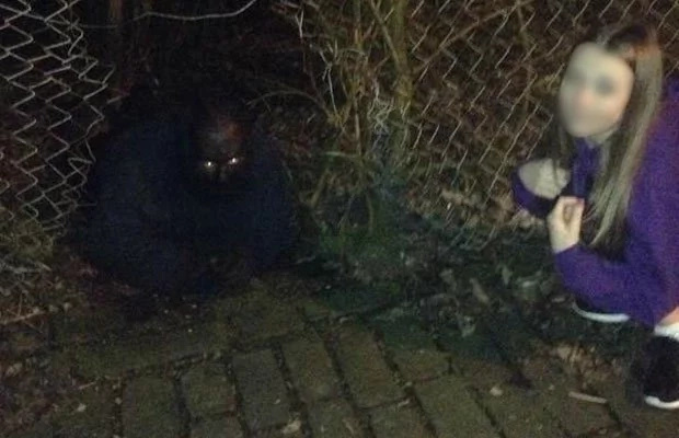 Meet legendary cat-man who crawls around town, eats RATS and scares people (photo, video)