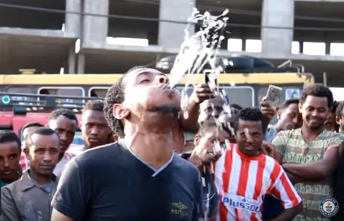 Watch this man from Ethiopia break an AMAZING Guinness World Record (photos, video)