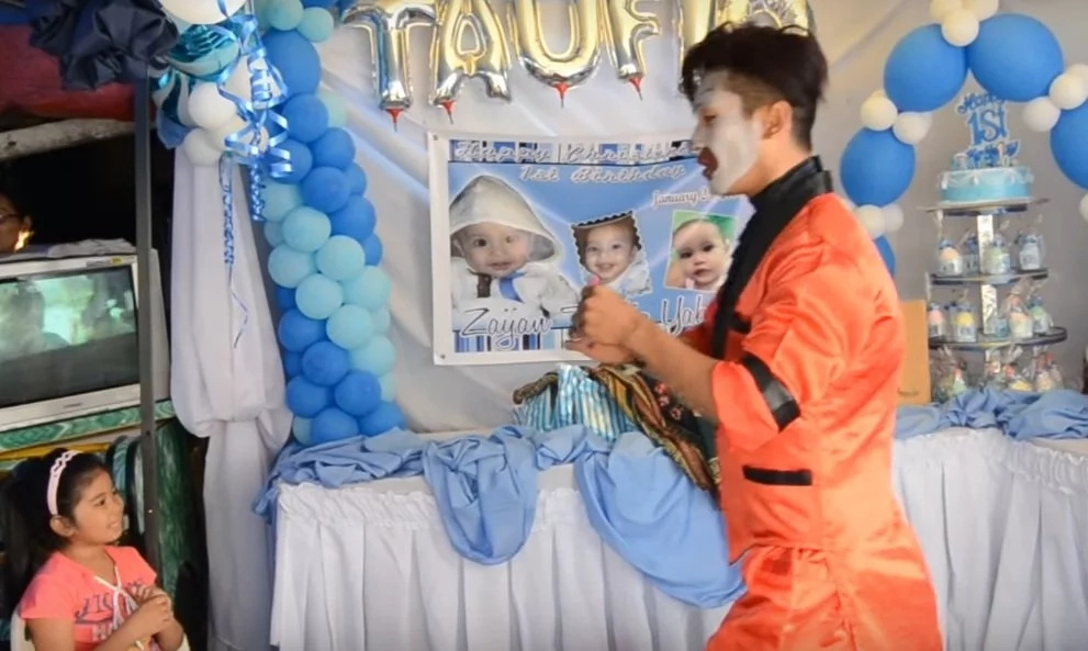 Clown went viral after video of epic magic tricks trended online Clown went viral after video of epic magic tricks trended online