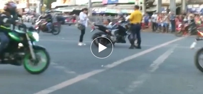Galing ng effort! Woman thought they violated traffic but was a staged wedding proposal