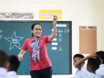 Public school teachers to get P15,000 salary increase