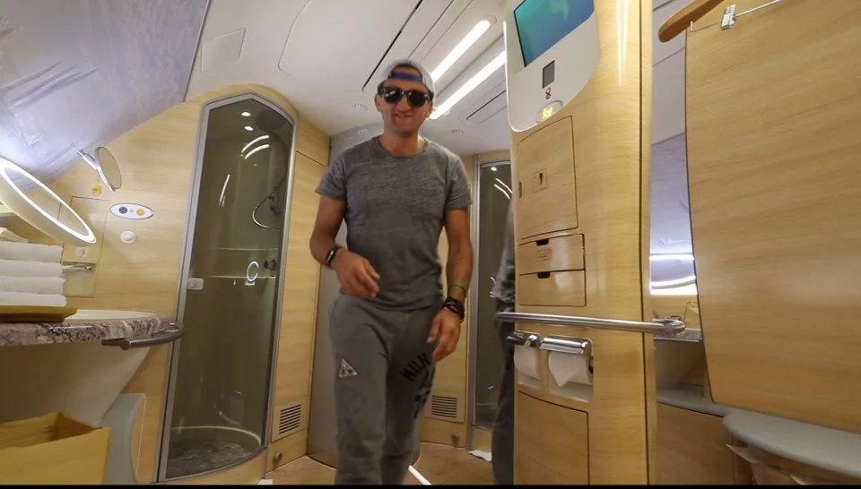 Take a tour of these incredibly luxurious $21000 first class seat Take a tour of these incredibly luxurious $21000 first class seat