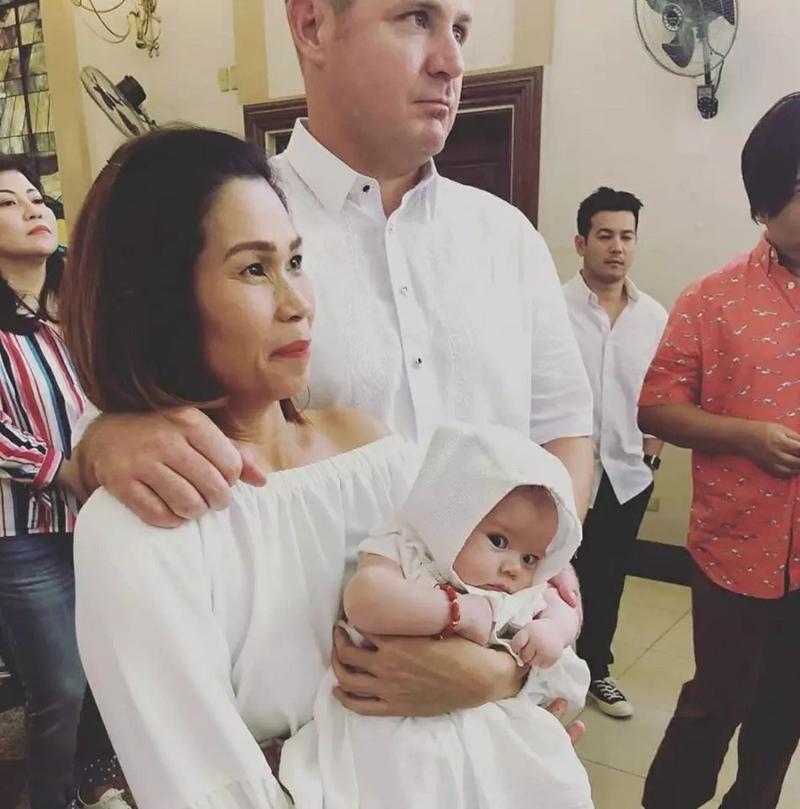 Binyag ni tisay! Baptism of Pokwang and Lee O'Brian's daughter baby Malia Binyag ni tisay! Baptism of Pokwang and Lee O'Brian's daughter baby Malia