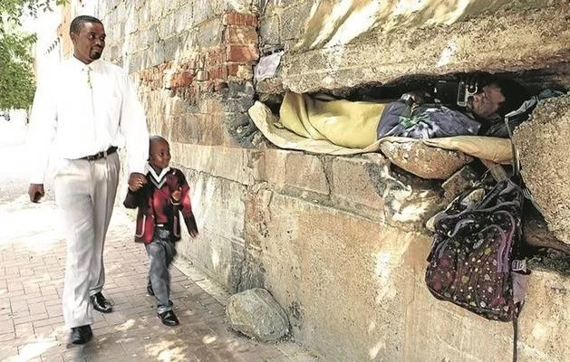 See man, aged 45, who literally lives in HOLE of the wall (photos)