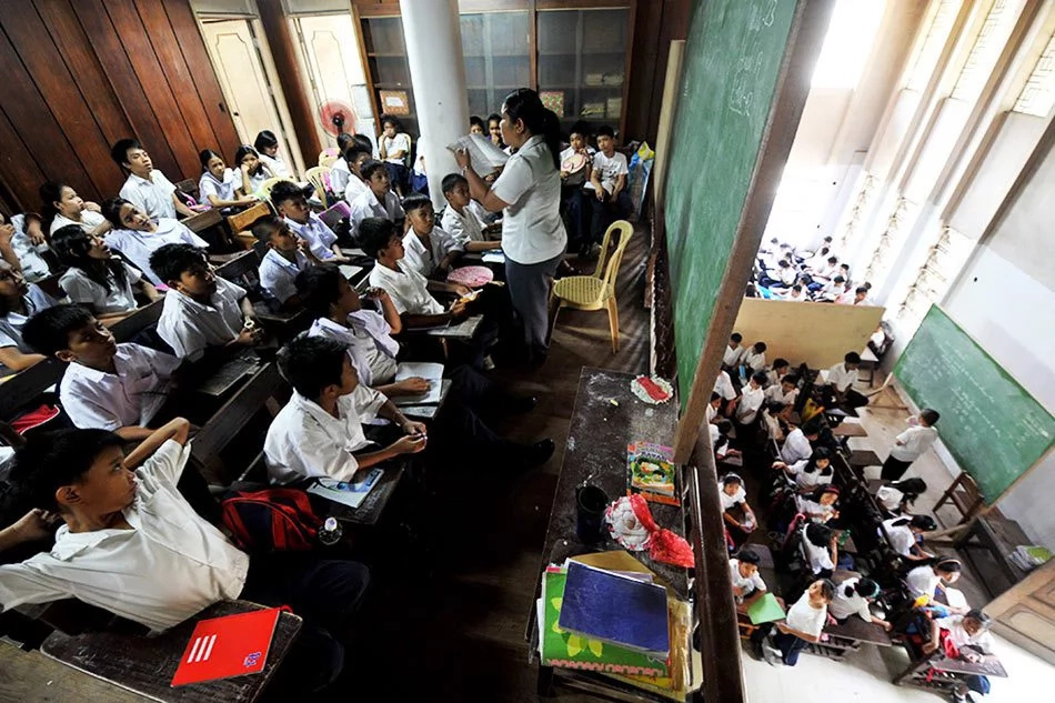 House bill gives public school teachers P15,000 wage increase House bill gives public school teachers P15,000 wage increase
