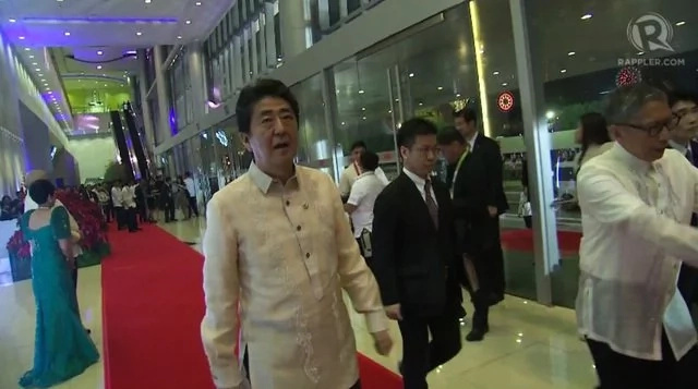 Bagay na bagay sa kanila! World Leaders proudly wear Barong Tagalog during the ASEAN Summit 2017 Bagay na bagay sa kanila! World Leaders proudly wear Barong Tagalog during the ASEAN Summit 2017