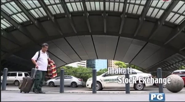 Stroke victim Tatay Moises sells goods to Makati office workers Stroke victim Tatay Moises sells goods to Makati office workers