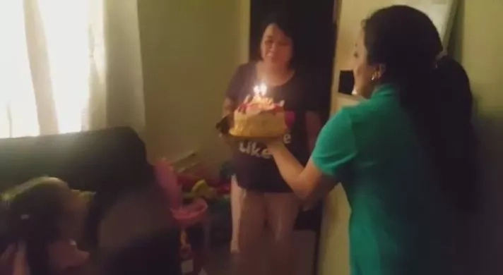 OFW in Kuwait was surprised during her birthday, employers went out of their way to buy her gifts and cake OFW in Kuwait was surprised during her birthday, employers went out of their way to buy her gifts and cake