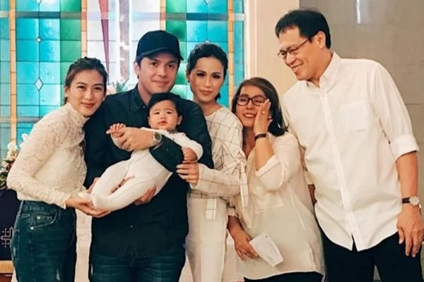 Kathniel-Tonilex-Pacman Shows Their Love For Their Beloved Mothers On Their Special. Learn The Most Valuable Gift They Have Given To Their Mothers. Kathniel-Tonilex-Pacman Shows Their Love For Their Beloved Mothers On Their Special. Learn The Most Valuable Gift They Have Given To Their Mothers.