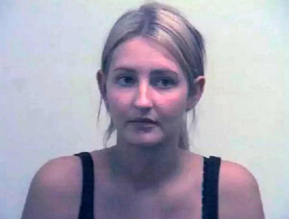 Woman, 25, left with permanent scars and facial twitches after female thug glassed her for smiling at her in a bar Woman, 25, left with permanent scars and facial twitches after female thug glassed her for smiling at her in a bar