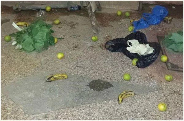 OUTRAGE as Kenyan woman TRASHES husband’s cheap Christmas Present OUTRAGE as Kenyan woman TRASHES husband’s cheap Christmas Present