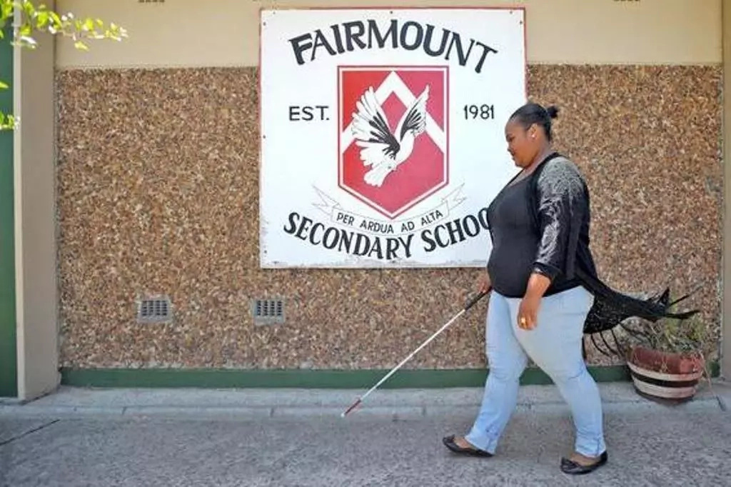 Girl, 20, who is blind beats deadly TUMOUR to graduate from MAINSTREAM high school (photo) Girl, 20, who is blind beats deadly TUMOUR to graduate from MAINSTREAM high school (photo)