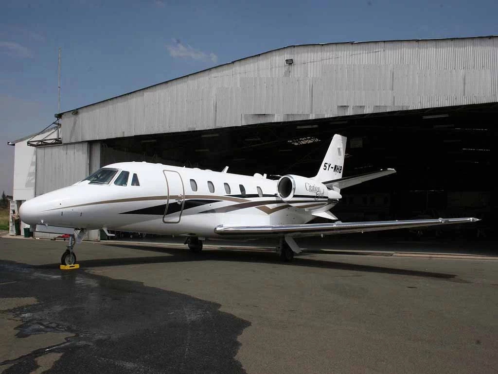 Mwai Kibaki flown to South Africa by AMREF Flying Doctors