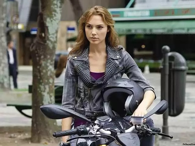 Admirable things you still might not know about the new Wonder Woman, Gal Gadot - Fantastic Four! Admirable things you still might not know about the new Wonder Woman, Gal Gadot - Fantastic Four!