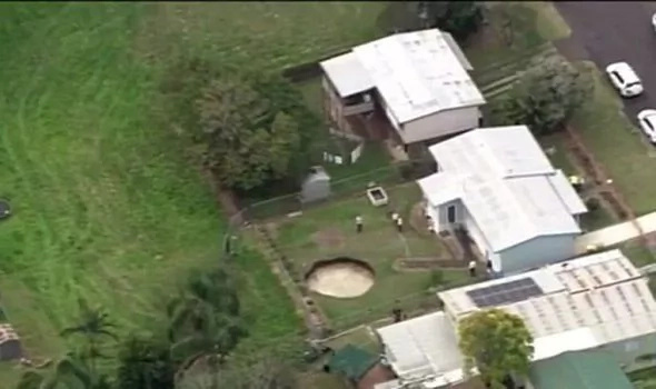 A giant sinkhole formed in the backyard of this elderly couple! A giant sinkhole formed in the backyard of this elderly couple!