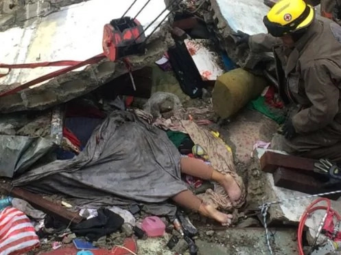 Concrete wall in Sta. Cruz collapses, 2 dead Concrete wall in Sta. Cruz collapses, 2 dead