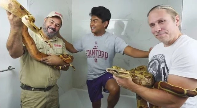 Man Takes A BATH With A Bunch Of SNAKES Man Takes A BATH With A Bunch Of SNAKES