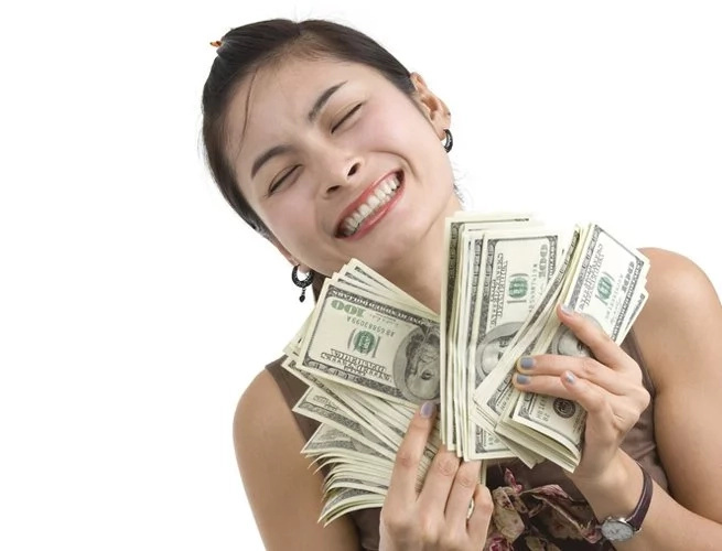 These 10 signs show if the girl is dating you for money! These 10 signs show if the girl is dating you for money!
