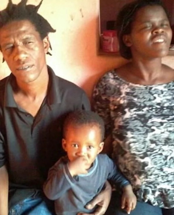 Sibusiso Mdokwe and Sibusiso Dayimani with their son Lisolethu. Photo: News24 Sibusiso Mdokwe and Sibusiso Dayimani with their son Lisolethu. Photo: News24