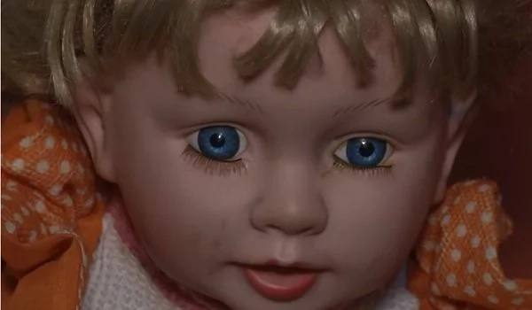 Evil possessed doll hurts kids while they are sleeping. Mother performed a ritual to detect the ghost, but the story took a new turn... Evil possessed doll hurts kids while they are sleeping. Mother performed a ritual to detect the ghost, but the story took a new turn...