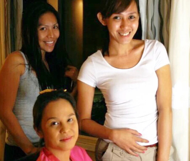 Tabing Ilog girls prepare for the Star Magic Ball 2010 with Nikki Valdez Tabing Ilog girls prepare for the Star Magic Ball 2010 with Nikki Valdez