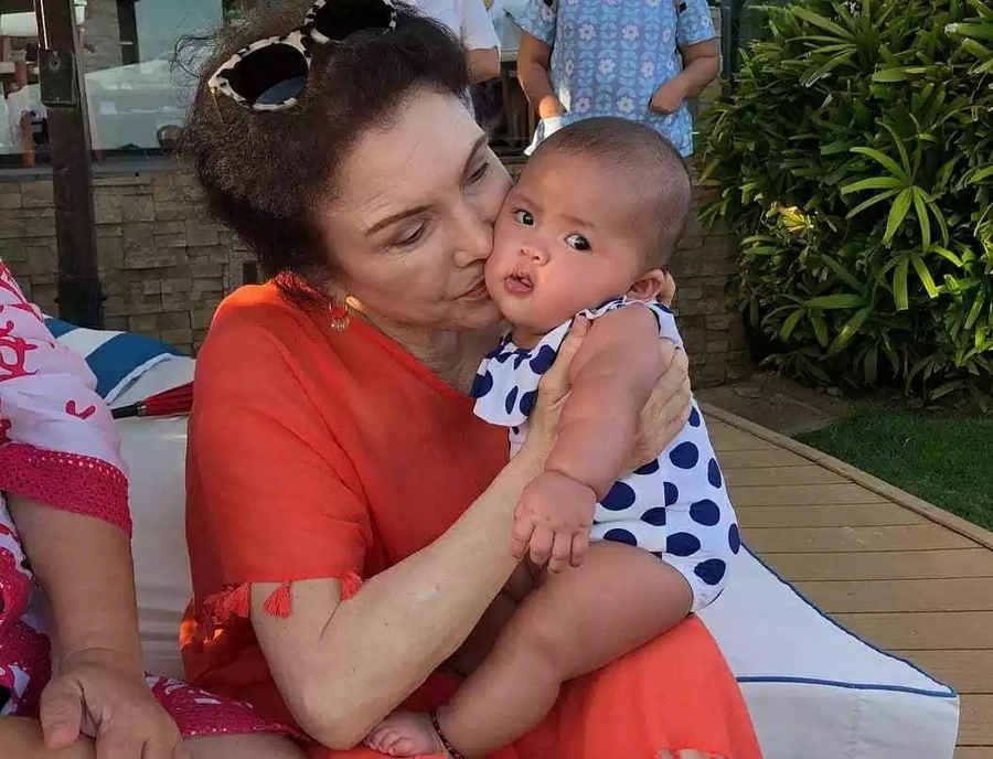 Super saya ng bakasyon! Pauleen Luna and Vic Sotto with Baby Tali enjoy their "bonggang" vacation in Cebu Super saya ng bakasyon! Pauleen Luna and Vic Sotto with Baby Tali enjoy their "bonggang" vacation in Cebu