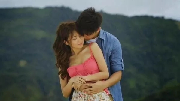 Kathryn Bernardo gets jealous with girls who flirt with Daniel Kathryn Bernardo gets jealous with girls who flirt with Daniel