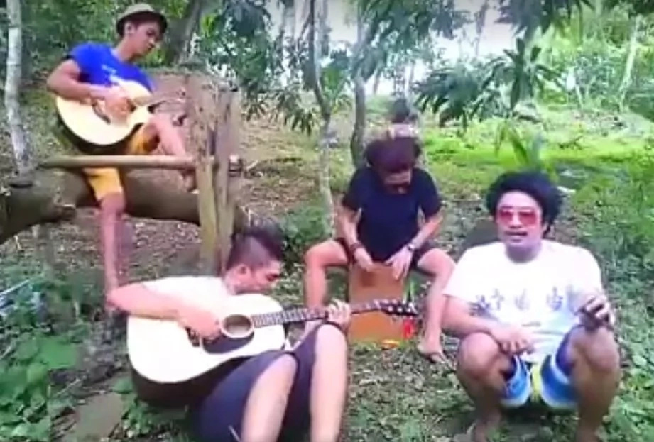 Pinoy group went viral after netizens went crazy about their epic song cover Pinoy group went viral after netizens went crazy about their epic song cover